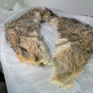 Vintage Coyote fur pelt scarf collar
